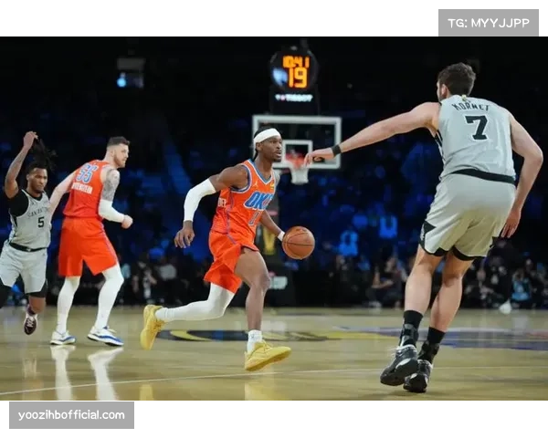 亚历山大连续20+场次逼近历史纪录 雷霆崛起仰仗其关键球稳定性 亚历山大连续20+场次逼近历史纪录 雷霆崛起仰仗其关键球稳定性